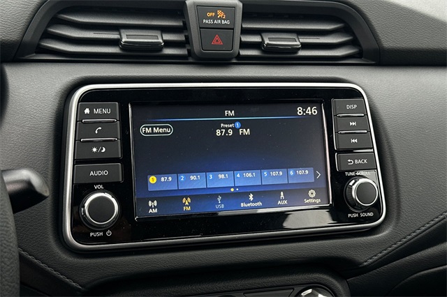 Vehicle image 14 of 19