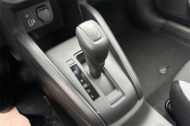 Vehicle image 17 of 19