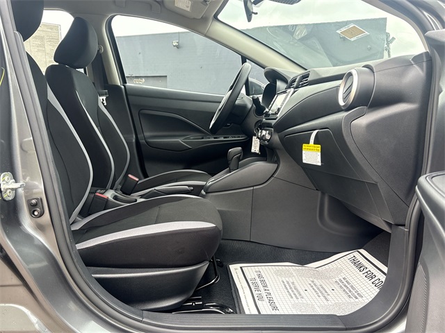 Vehicle image 25 of 41