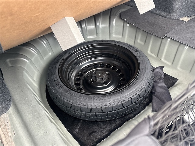 Vehicle image 29 of 41