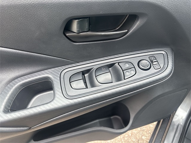 Vehicle image 14 of 41