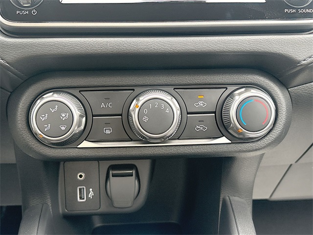 Vehicle image 19 of 41