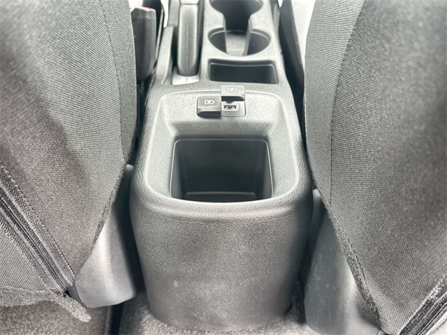 Vehicle image 31 of 41