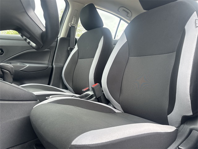 Vehicle image 12 of 41