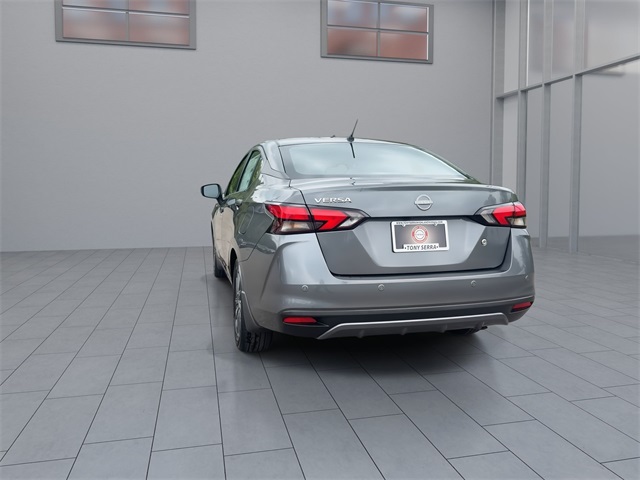 Vehicle image 9 of 41