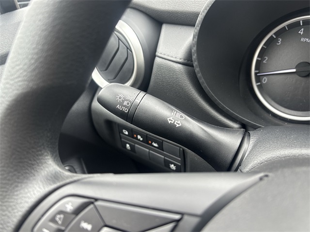 Vehicle image 38 of 41