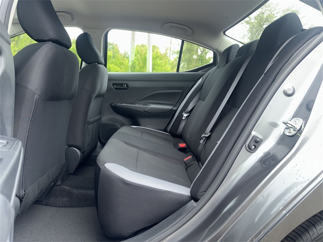Vehicle image 23 of 41