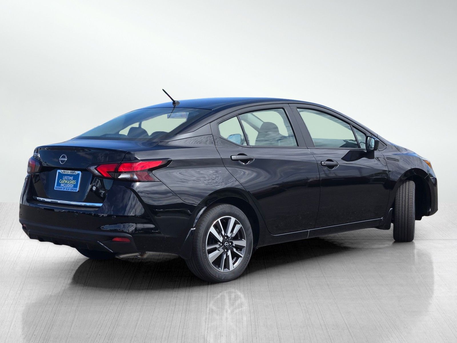 2025 Nissan Versa S Image 4 of 17