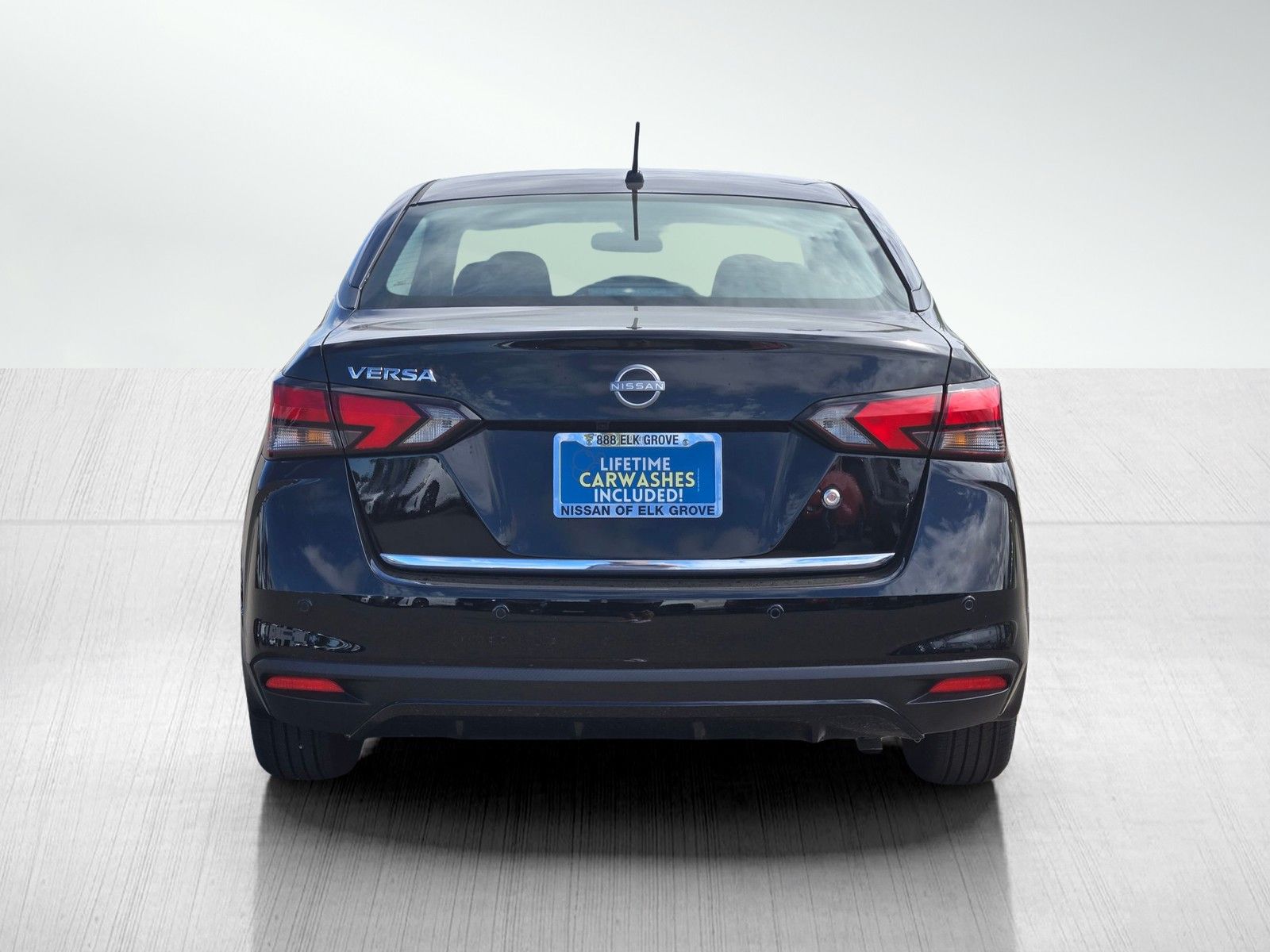 2025 Nissan Versa S Image 5 of 17