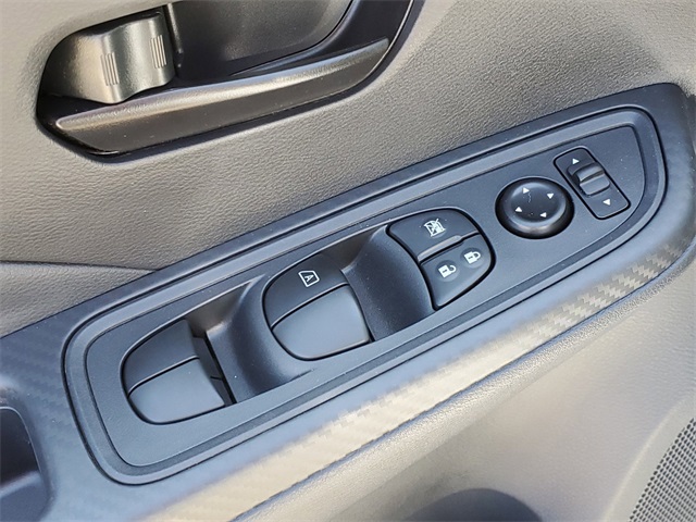 Vehicle image 17 of 30