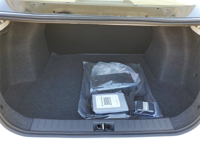 Vehicle image 25 of 30