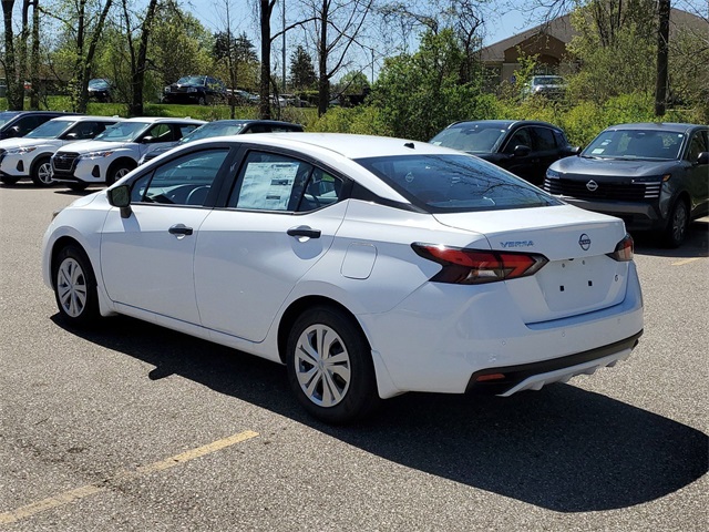 Vehicle image 4 of 30