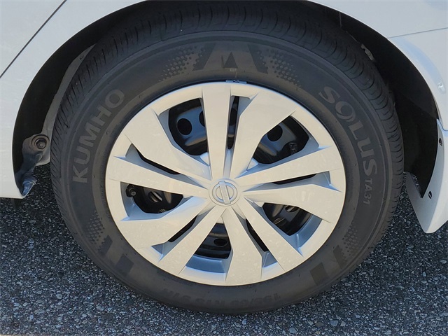 Vehicle image 26 of 30