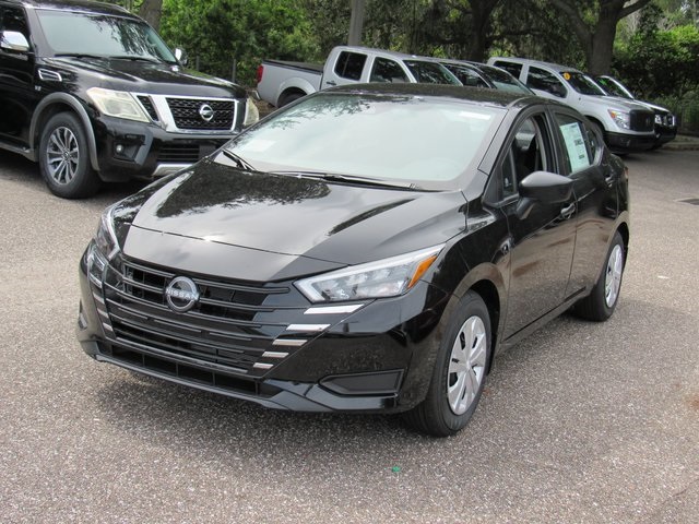 2025 Nissan Versa S Image 3 of 35