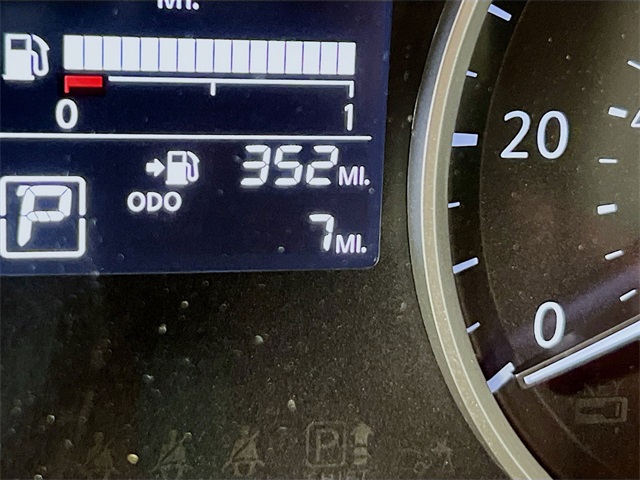 Vehicle image 19 of 32