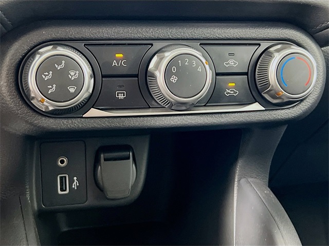 Vehicle image 31 of 32
