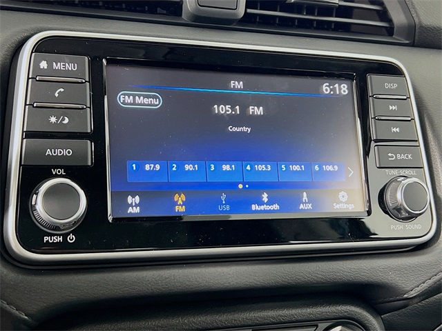 Vehicle image 21 of 32