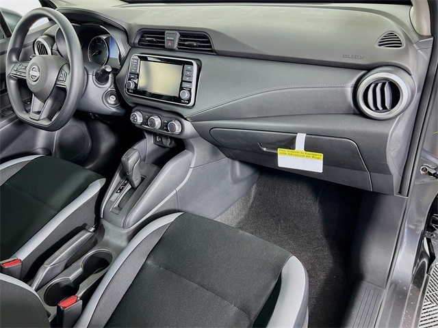 Vehicle image 16 of 32