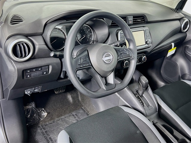 Vehicle image 15 of 32