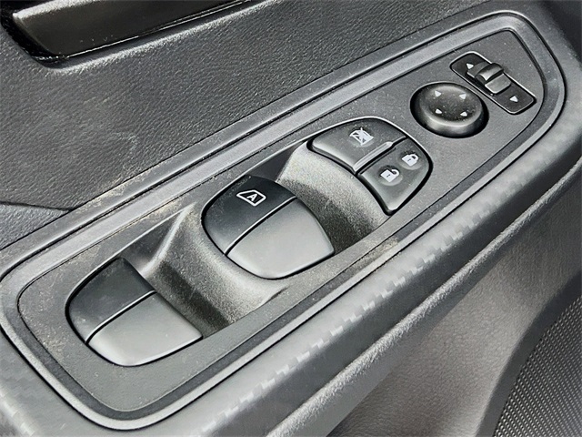 Vehicle image 24 of 32