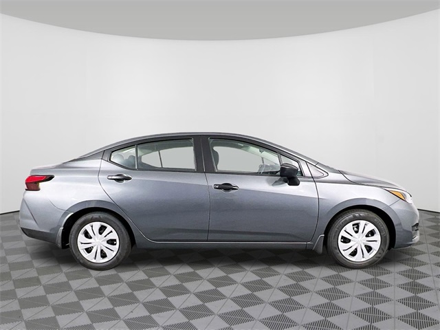 Vehicle image 4 of 32