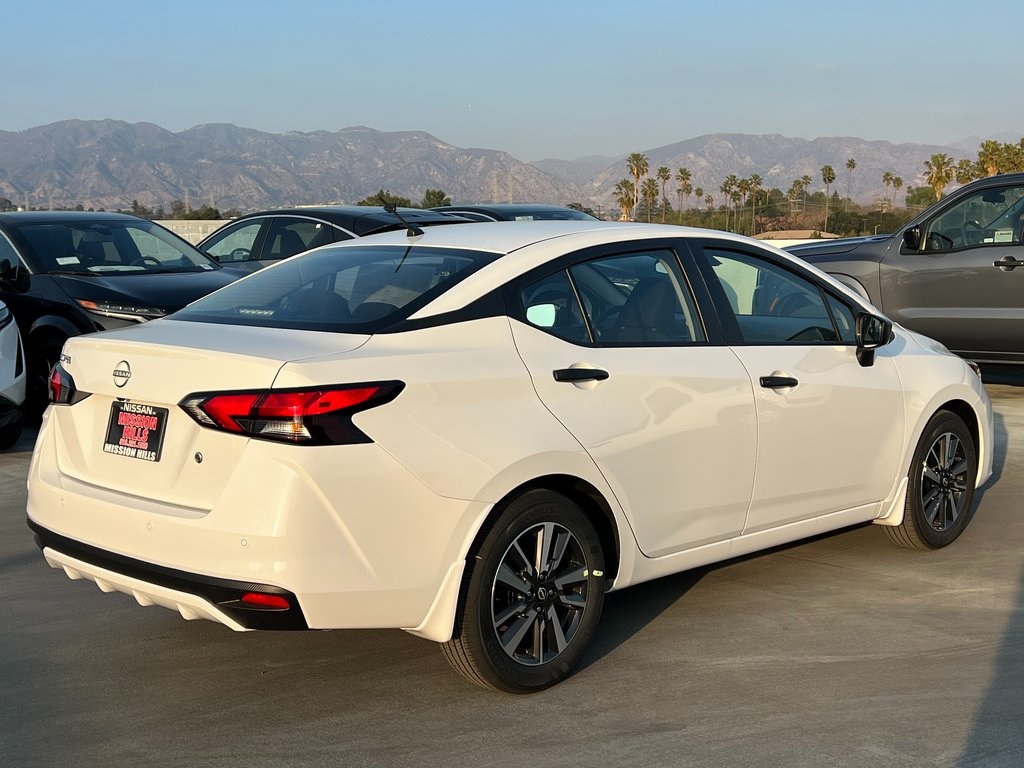 Vehicle image 5 of 26