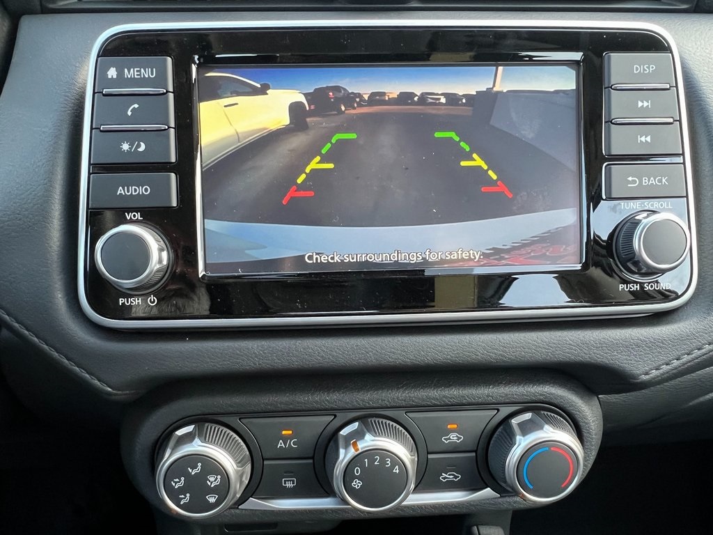 Vehicle image 17 of 26