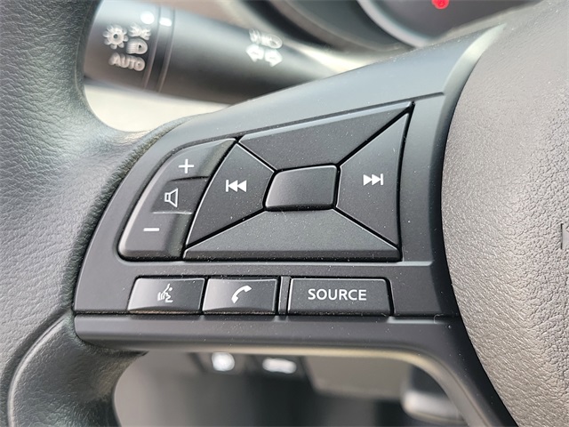 Vehicle image 9 of 25