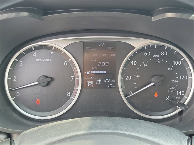 Vehicle image 8 of 25
