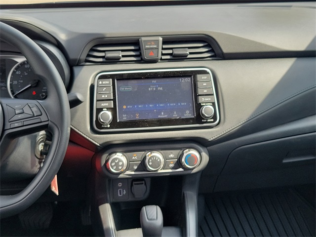 Vehicle image 19 of 25