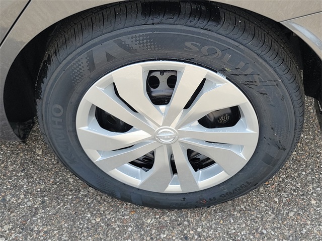 Vehicle image 24 of 25