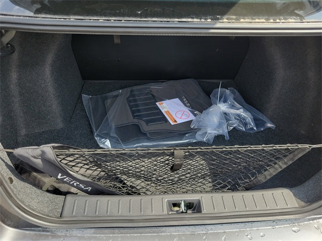Vehicle image 23 of 25