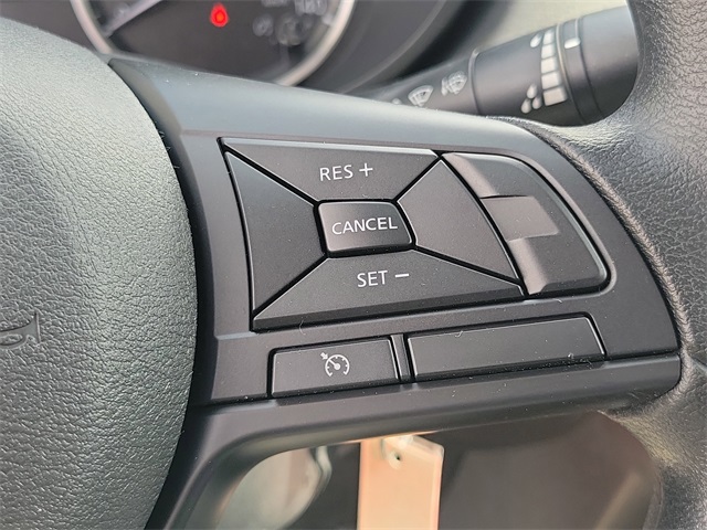 Vehicle image 10 of 25