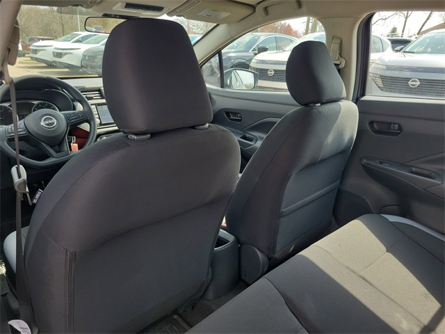 Vehicle image 22 of 25