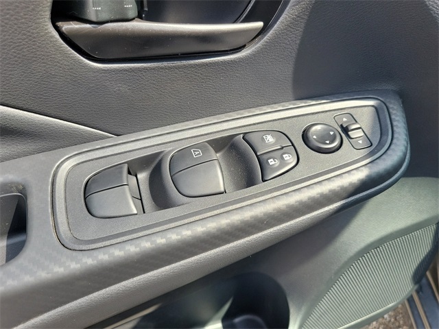 Vehicle image 16 of 25