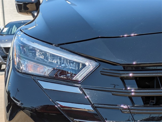 2025 Nissan Versa SR Image 28 of 28