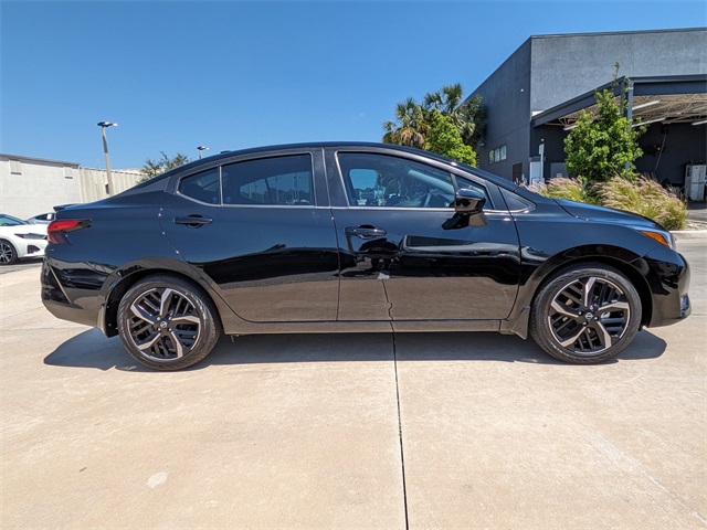 2025 Nissan Versa SR Image 5 of 28