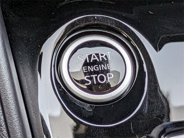 2025 Nissan Versa SR Image 27 of 28