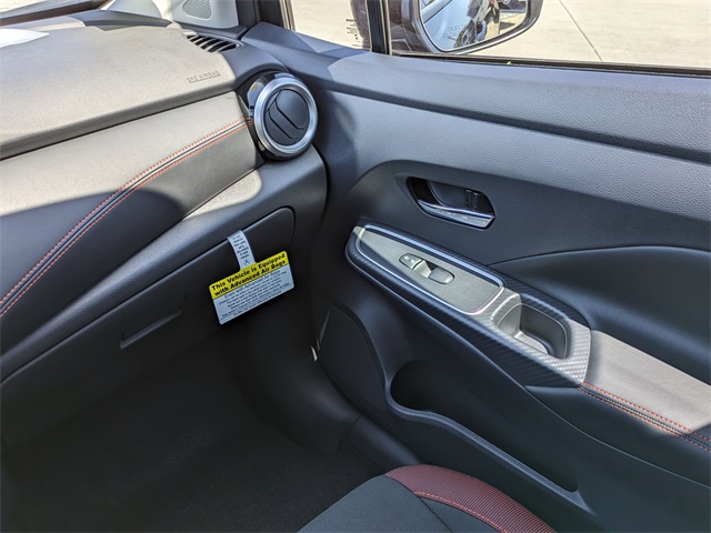 2025 Nissan Versa SR Image 12 of 28
