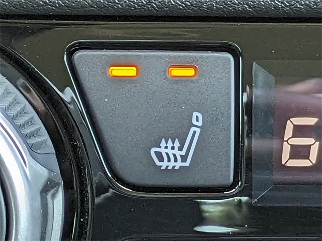 2025 Nissan Versa SR Image 24 of 28