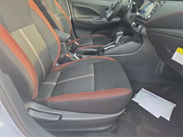 Vehicle image 24 of 40