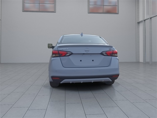 Vehicle image 7 of 40
