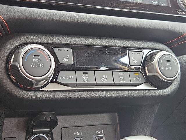 Vehicle image 19 of 40