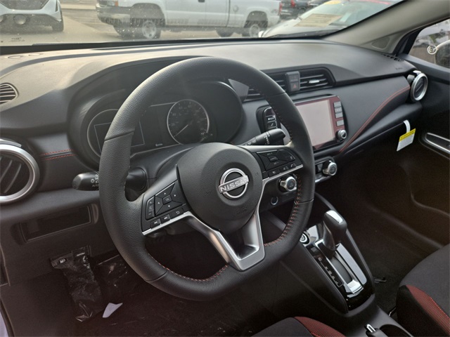 Vehicle image 15 of 40