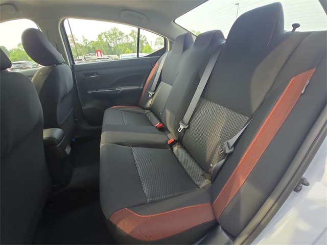 Vehicle image 22 of 40