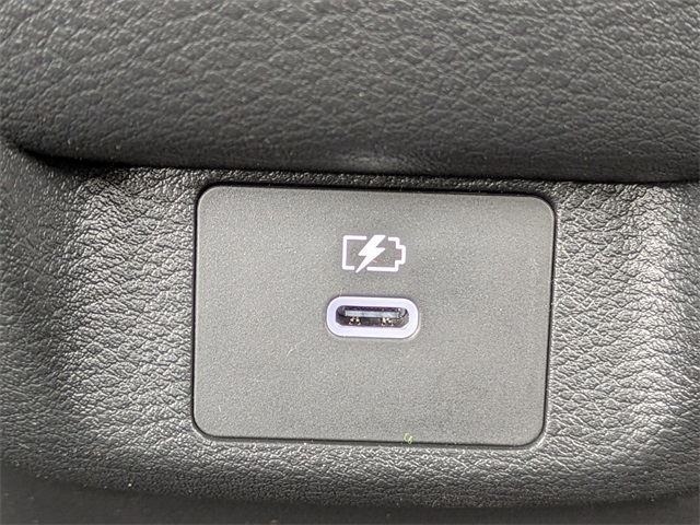 2025 Nissan Versa SR Image 21 of 29