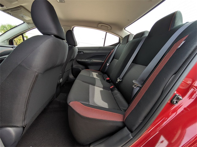 2025 Nissan Versa SR Image 11 of 29