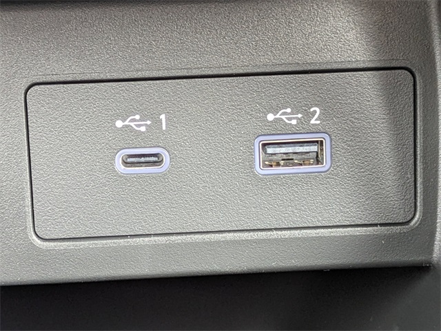 2025 Nissan Versa SR Image 27 of 29