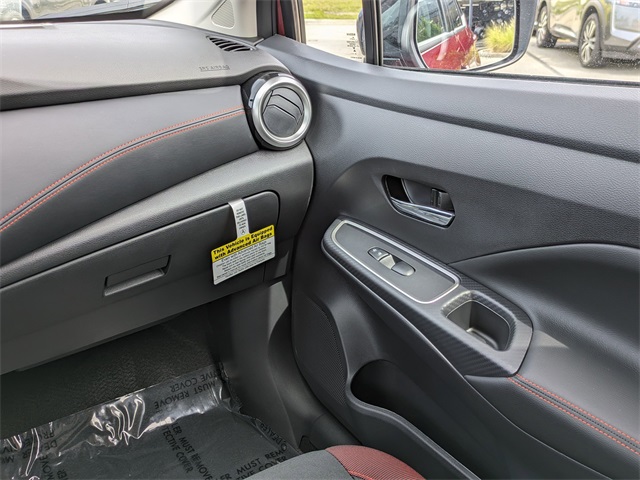 2025 Nissan Versa SR Image 13 of 29