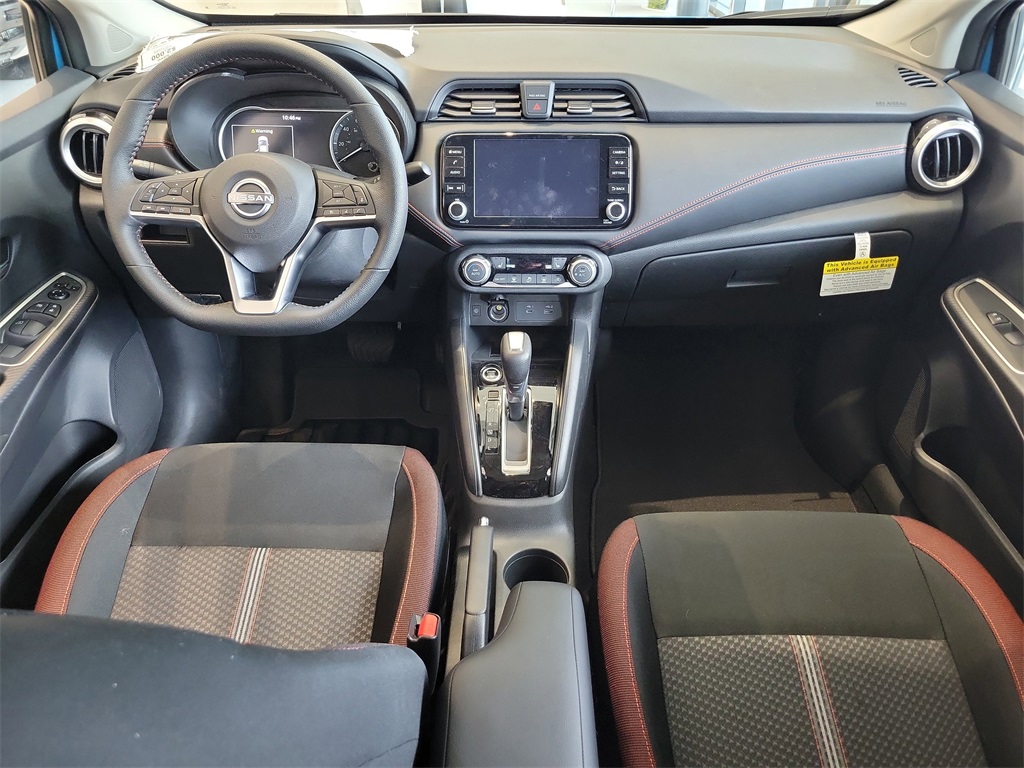 2025 Nissan Versa SR Image 9 of 11
